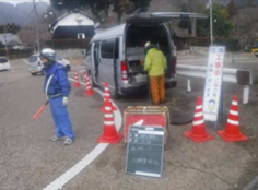 マンホール内確認作業の様子