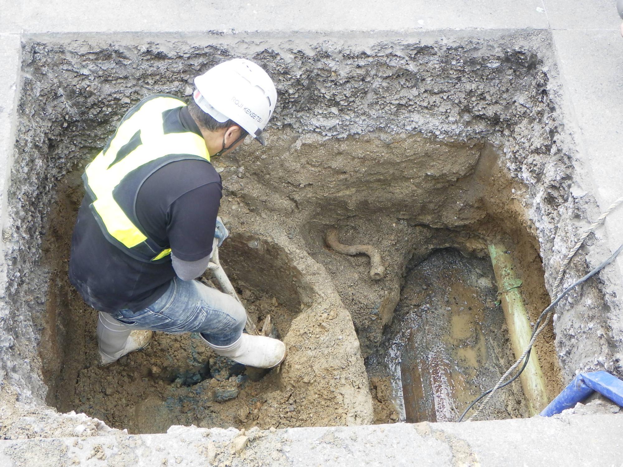 試験掘の様子（2）